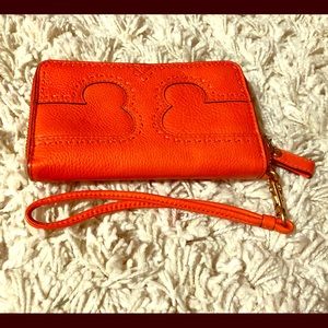 Tory Burch Amalie Smart Phone Wallet (fire orange)
